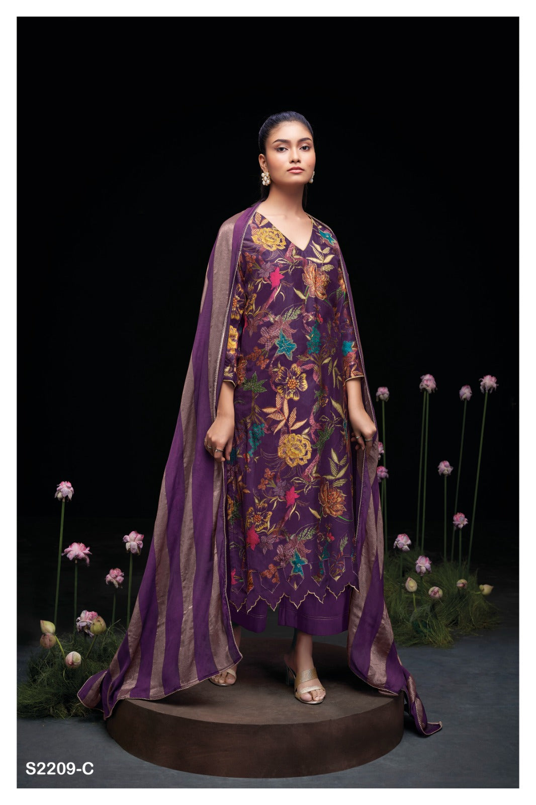 Ganga AIKO S2209 Premium Bemberg Russian Silk Suit – Ganga Suits Ashok Lal & Sons