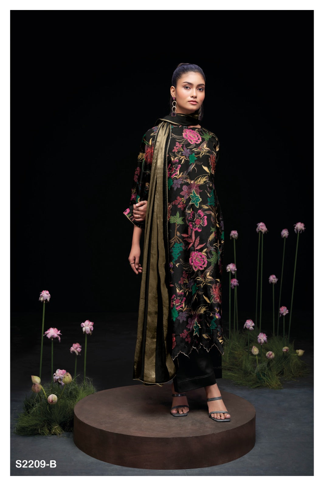 Ganga AIKO S2209 Premium Bemberg Russian Silk Suit – Ganga Suits Ashok Lal & Sons