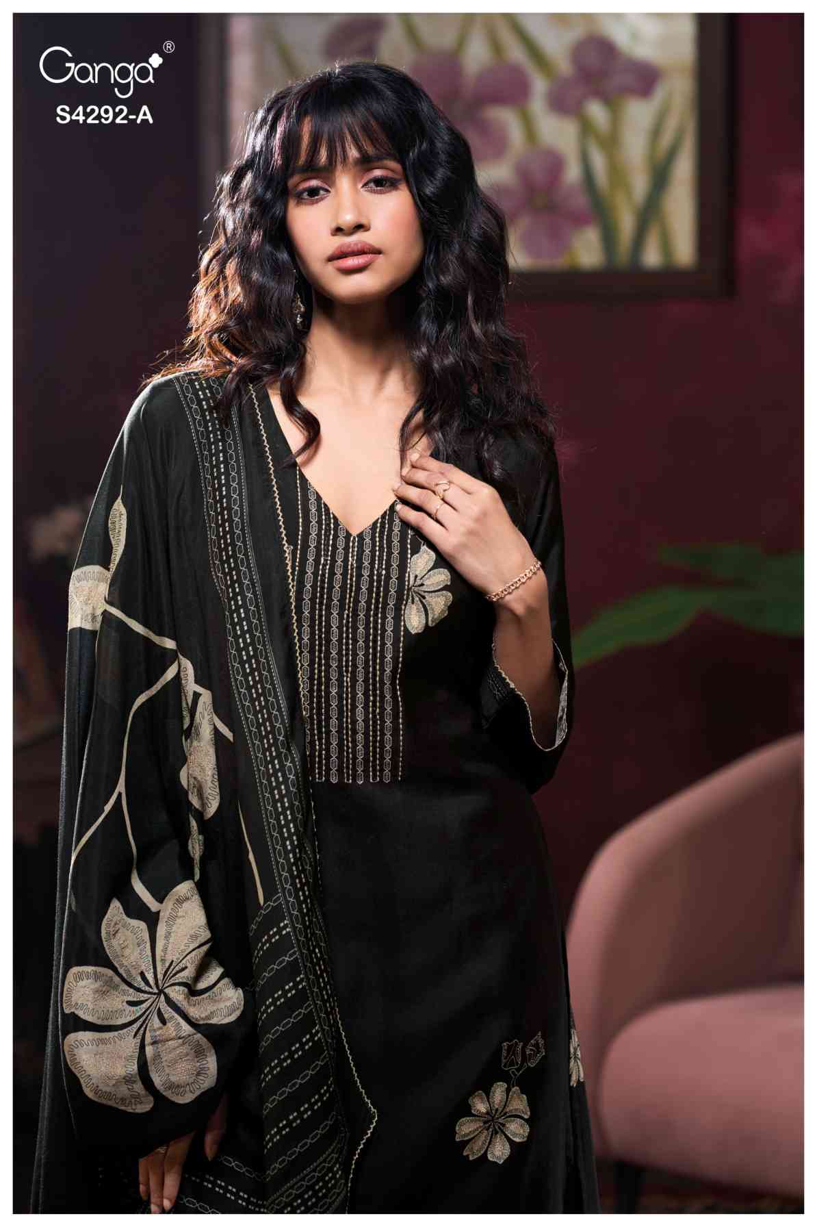 BUY GANGA SUITS ONLINE SALE GANGA JASLEEN S4292 CLOSEUP IMAGE