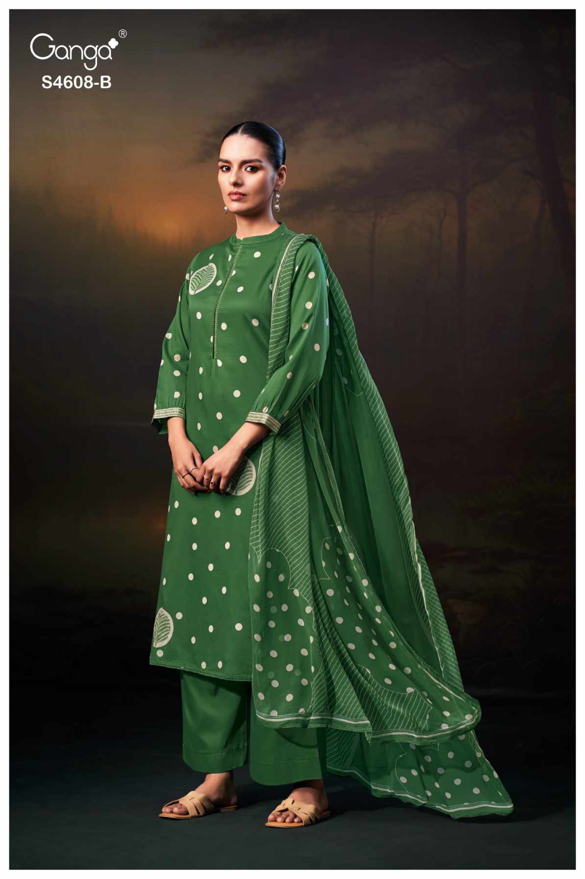 BUY GANGA SUITS ONLINE SALE GANGA JYLA S4608 CLOSEUP IMAGE