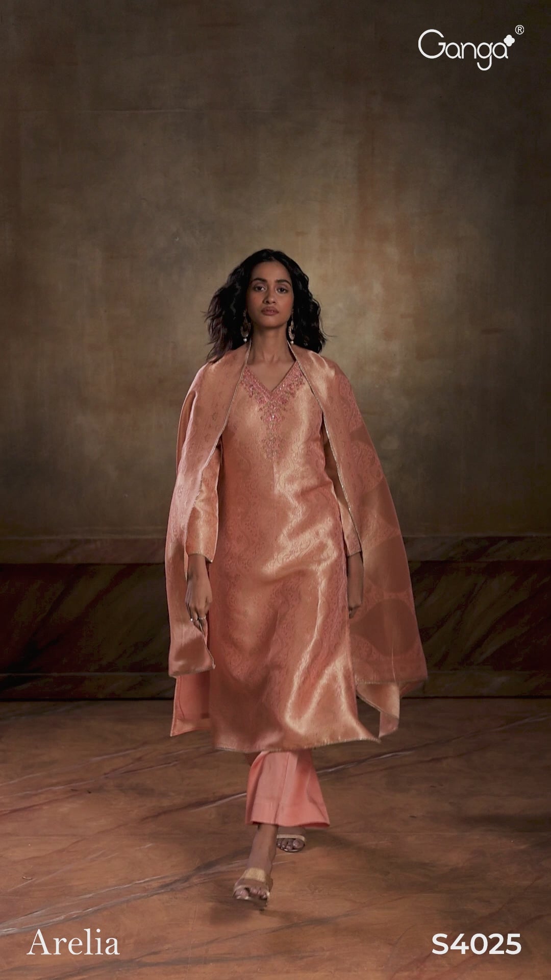 BUY GANGA SUITS SINGLE PIECE GANGA ARELIA S4025 VIDEO