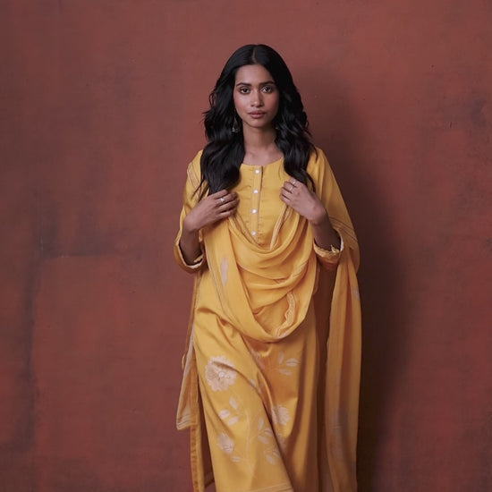 BUY GANGA SUITS ONLINE GANGA LAZEN S4606 LATEST DESIGN VIDEO