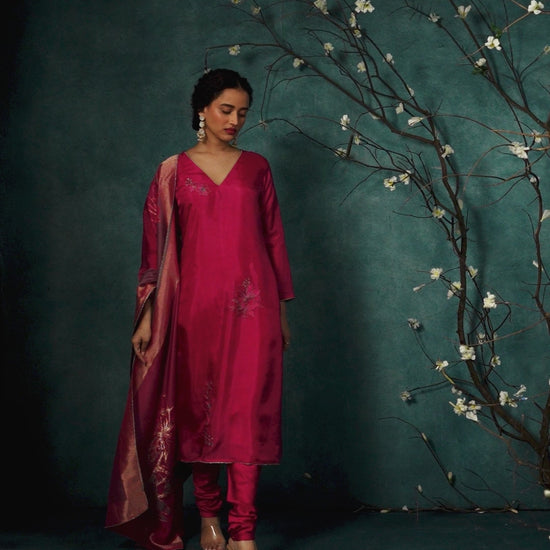 BUY GANGA SUITS GANGA MANIRA S4211 PREMIUM SUIT VIDEO